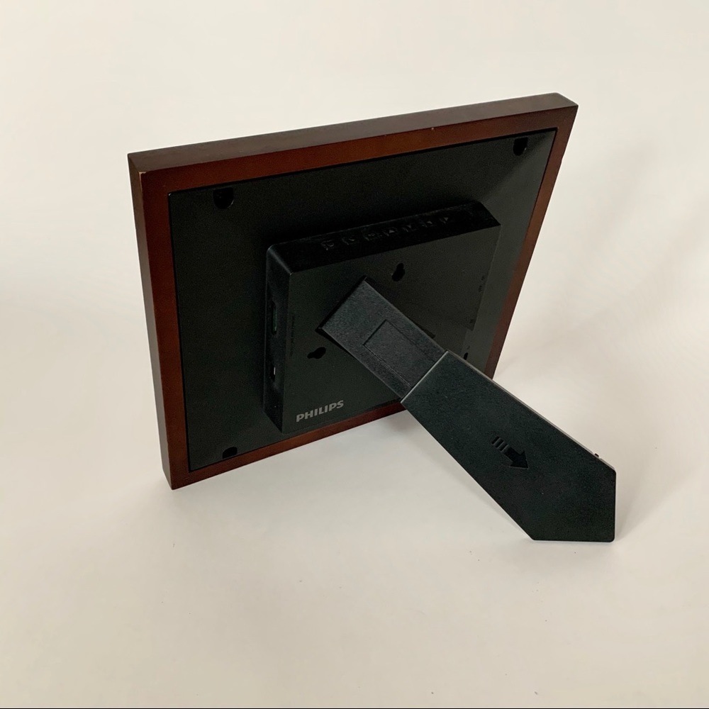 Philips Digital Photo Frame 8” - Picture 2 of 4
